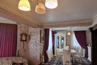 Casă cu 6 camere cu Teren 698 Mp în Sânmartin