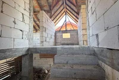 Casă cu 4 camere cu Teren 420 Mp în Cernele - 3