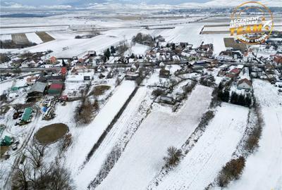 Casă cu 2 camere cu Teren 4831 Mp în Țufalău - 2