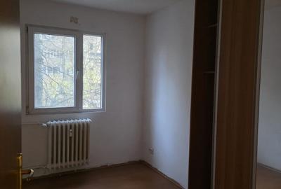 Apartament cu 4 camere decomandat în Apusului - 2
