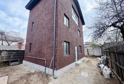 Casă individuală cu 4 camere cu Canalizare în Metalurgiei - 28
