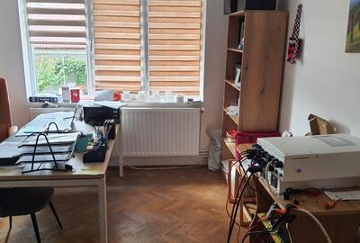 Apartament cu 3 camere decomandat în Central - 11