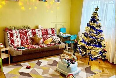 Apartament cu 3 camere decomandat, mobilat în Dâmbovița