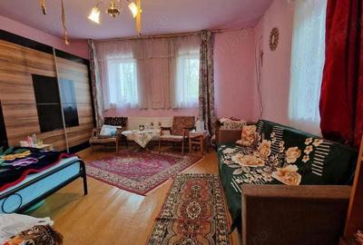 Casă cu 4 camere în Carani - 2