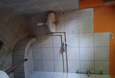 Casă cu 2 camere cu Teren 1200 Mp în Central - 2