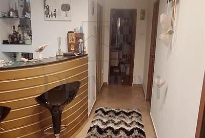 Apartament cu 3 camere decomandat, mobilat în Circumvalațiunii - 9