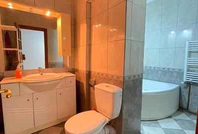 Apartament cu 3 camere semidecomandat, mobilat în Podu Roș - 8