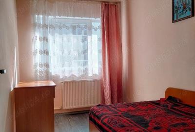 Apartament cu 3 camere semidecomandat în Central - 11