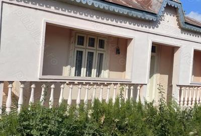 Casă cu 5 camere în Central - 1