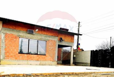 Doua case pentru doua familii in aceeasi curte - Baraitaru, Prahova - 7