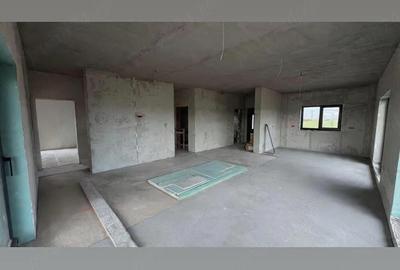 Casă cu Teren 569 Mp în Nojorid - 2