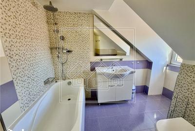 Apartament cu 3 camere în Orașul de Jos - 6