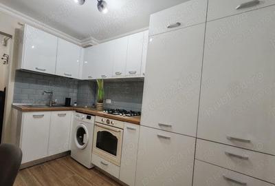 Apartament cu 2 camere decomandat în Noua