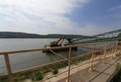 Oltenita - teren pe malul Dunarii cu chei betonat - 3