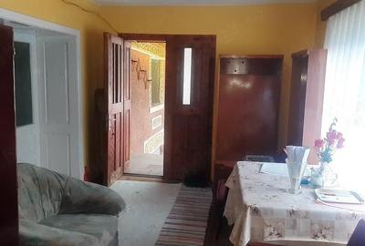 Casă cu 8 camere cu Teren 2000 Mp în Băla - 2