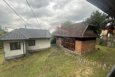 De vanzare casa din caramida cu teren - zona Pensiunea Secret Garden - 45