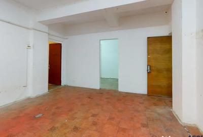 Spațiu comercial, de 81 mp, în Central - 3