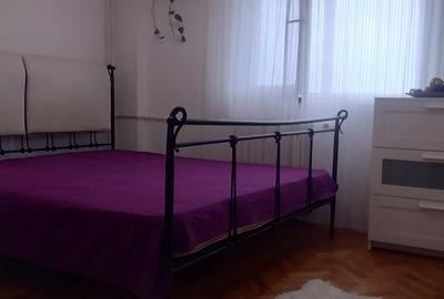 Apartament cu 3 camere decomandat, mobilat în Politehnica