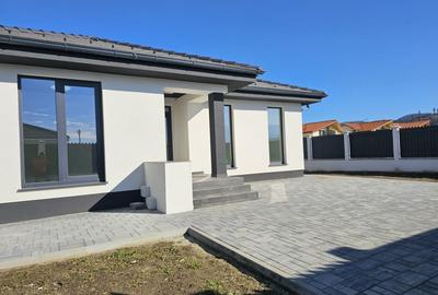 Casa individuala cu patru camere, teren 550mp, Cristian - 10