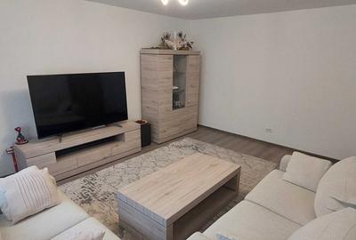 Apartament cu 3 camere decomandat, mobilat în Unirii
