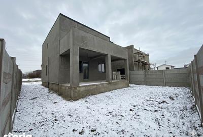 Casă cu 5 camere cu Teren 311 Mp în Central