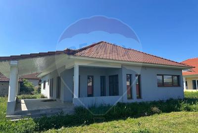Casa finisata de vanzare in Lapusel - 11