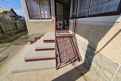 Casă cu 4 camere în Poiana - 4