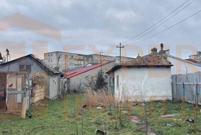 Teren de 360 mp, în Trocadero