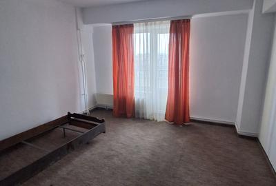 Apartament cu 3 camere decomandat în Centrul Civic - 4
