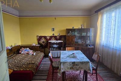 Casă cu 3 camere cu Teren 2400 Mp în Șintereag - 1