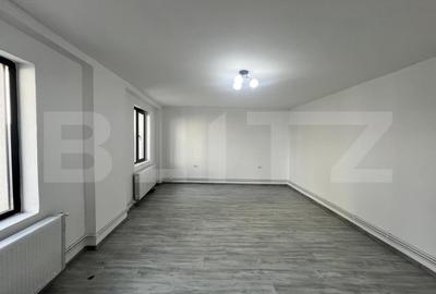 Spațiu comercial, de 140 mp, în Central - 7