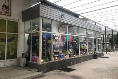 Spațiu comercial, de 102 mp, în Central - 6