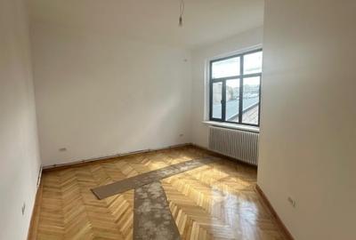 Apartament cu 5 camere decomandat în Unirii - 8