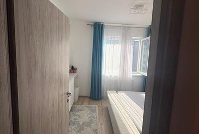 Apartament cu 2 camere decomandat în Tractorul