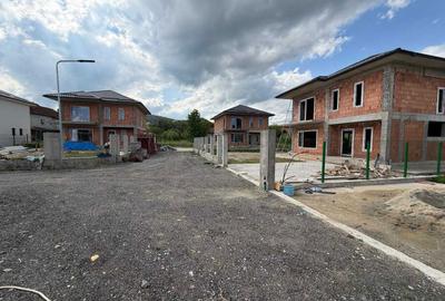 Casă cu 4 camere în Central - 2