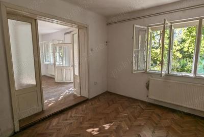Casă cu 6 camere cu Teren 381 Mp în Central - 6