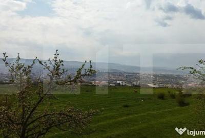 Teren de 8310 mp, în Dâmbul Rotund