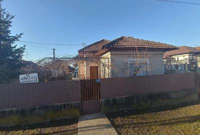 Casă cu 4 camere cu Teren 755 Mp în Tigveni