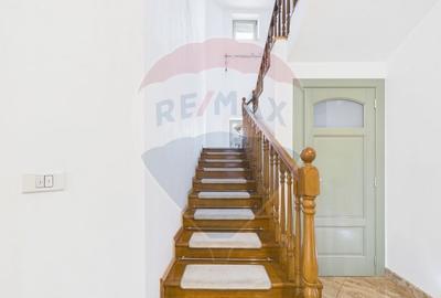 Casă cu 7 camere cu Teren 605 Mp în Snagov - 2