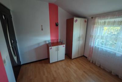 Inchiriez Apartament decomandat 2 cam in Vila la Curte Km 5 - 2