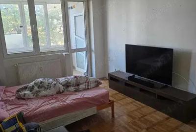 Apartament cu 3 camere decomandat în Basarabia