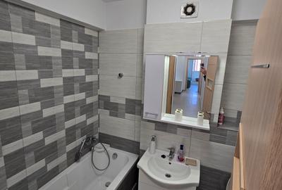 Apartament cu 3 camere decomandat în 13 Septembrie - 16