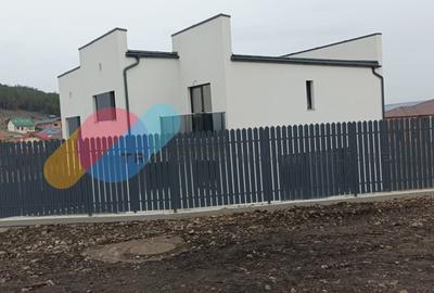 Duplex cu 4 camere cu Canalizare în Câmpenești - 4