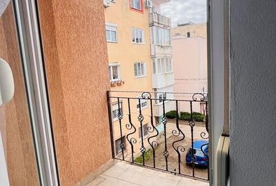 Apartament cu 2 camere decomandat în Podgoria
