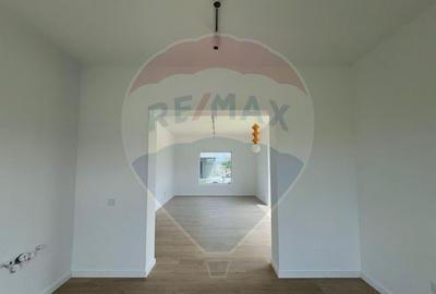 Casa / Vila cu 4 camere de vanzare - 3