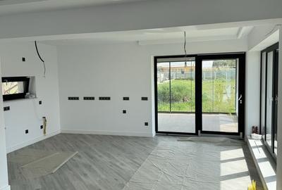 Casă cu 3 camere în Central - 1
