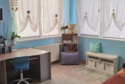 Apartament cu 3 camere semidecomandat în UTA - 2