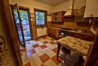 Casa individuala Km 5 curte cu foi?or, acces privat, termen lung - 5