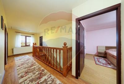 Casa 4 camere, mobilata si utilata, 2 389 m2. teren, Sanpetru! - 10