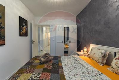 Apartament cu 3 camere decomandat, mobilat în Tractorul - 9